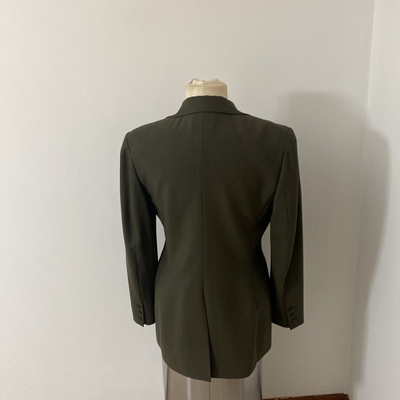 Beautiful Cache Greenish color Suit, Excellent Condition, absolutely no flaws, - Picture 6 of 16